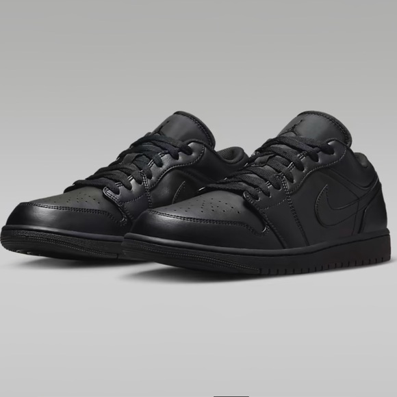 Air Jordan Low Triple Black Size 7 Men’s or women’s 8.5 - Picture 12 of 14